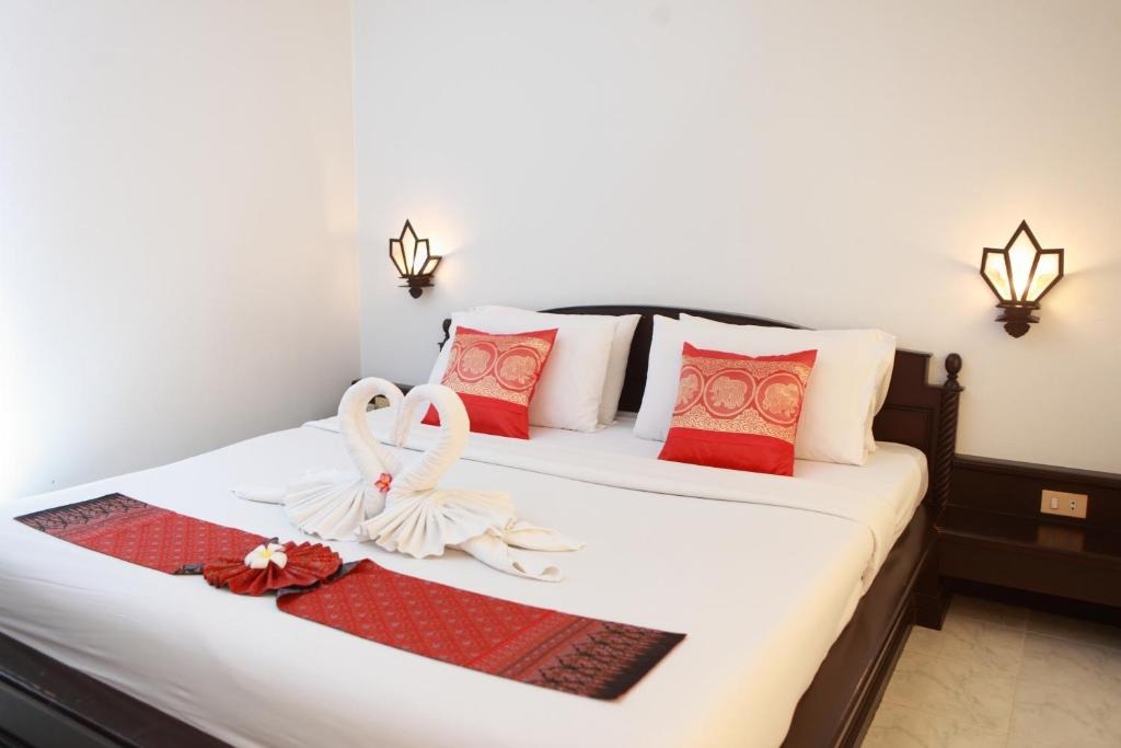 هتل فرست هاوس سامویی